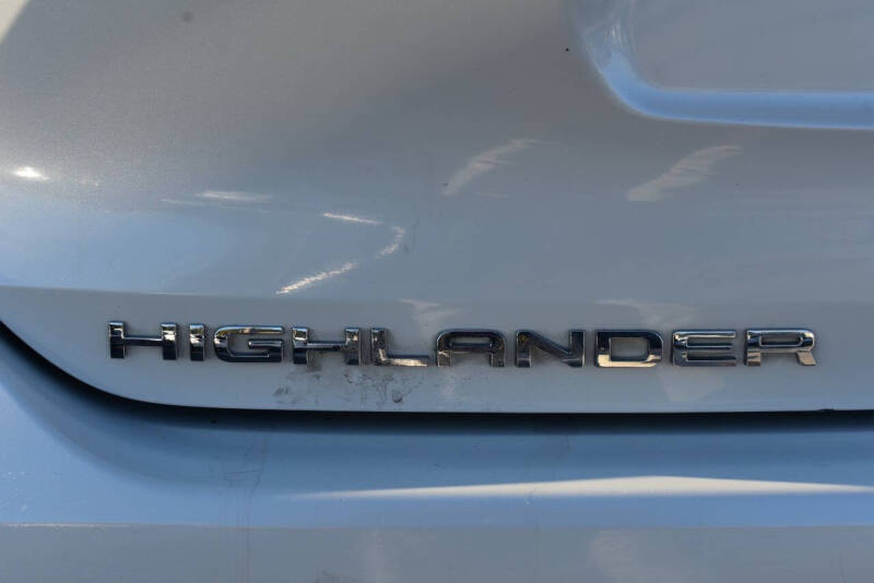 2021 Toyota Highlander LE