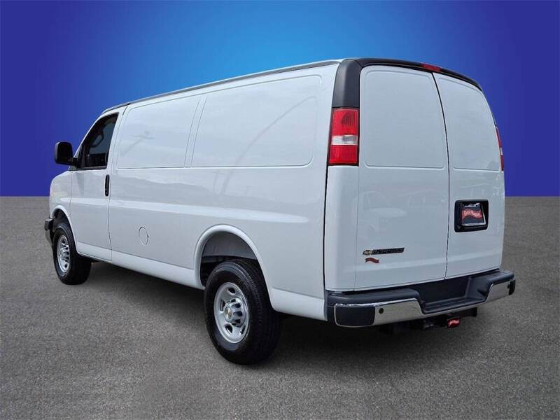 2025 Chevrolet Express 2500