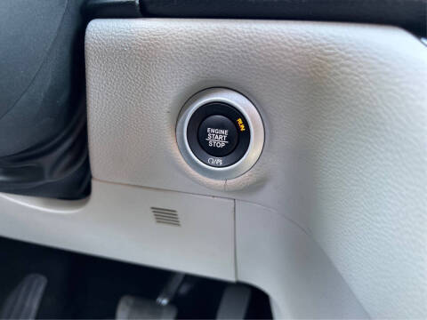 2024 Chrysler Pacifica Plug-In Hybrid Select