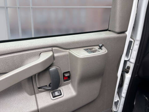 2024 Chevrolet Express 2500