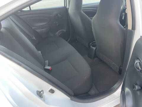 2015 Nissan Versa 1.6 S Plus