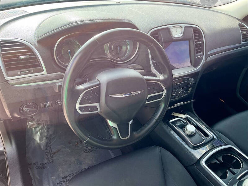 2022 Chrysler 300 Touring