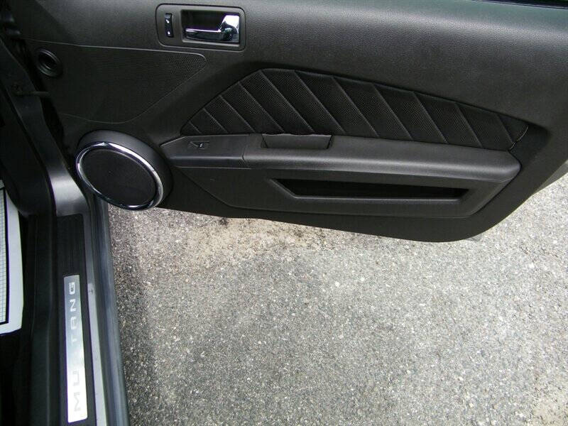 2010 Ford Mustang V6 Premium