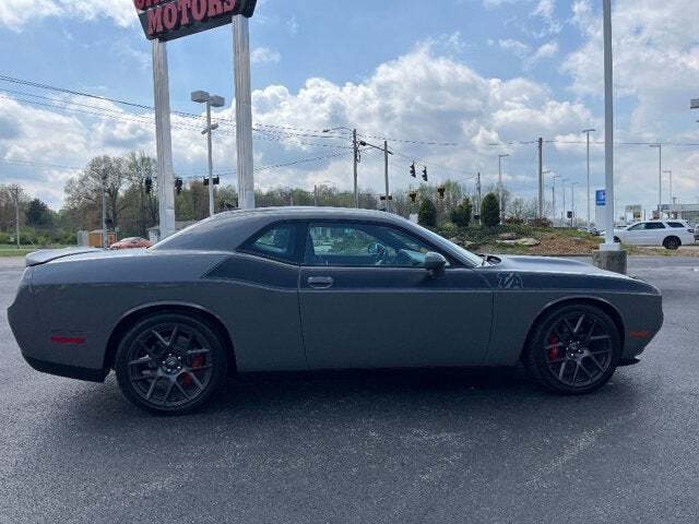 2018 Dodge Challenger 16