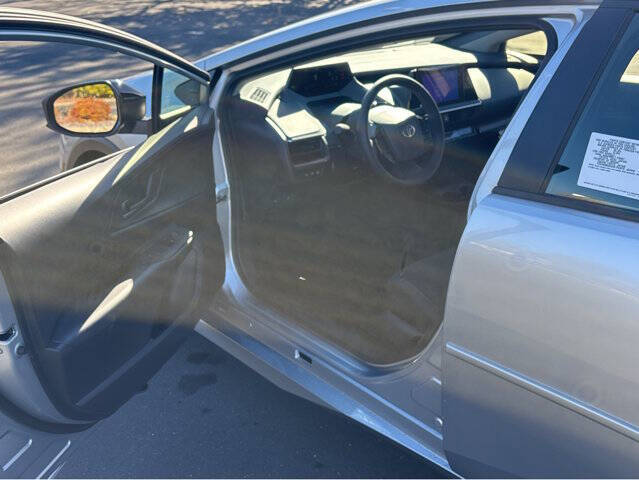 2026 Toyota Prius Plug-in Hybrid SE