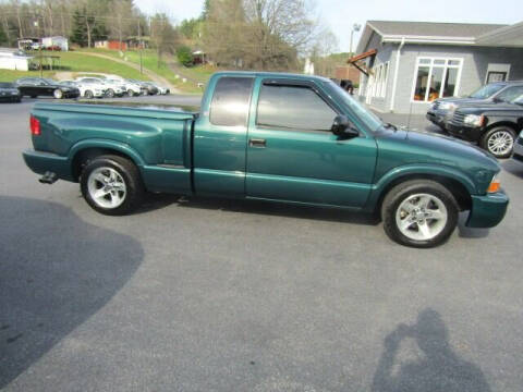 1998 GMC SONOMA EX CAB for sale at Specialty Car Company in North Wilkesboro NC