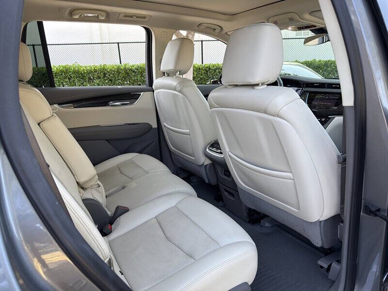 2021 Cadillac XT6 24