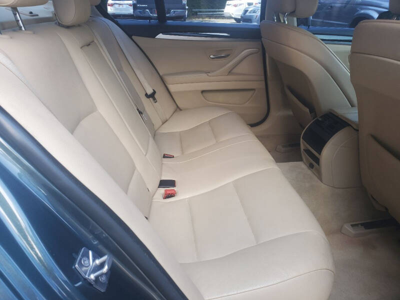 2012 BMW 5 Series 528i