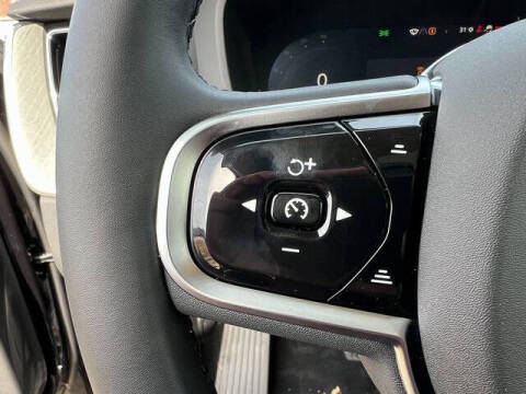 2025 Volvo XC60 B5 Plus Dark Theme