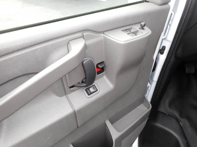 2017 Chevrolet Express LS 2500