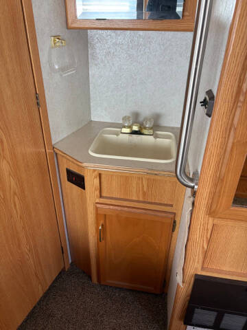 2000 Winnebago Minnie  C Chevy 24V