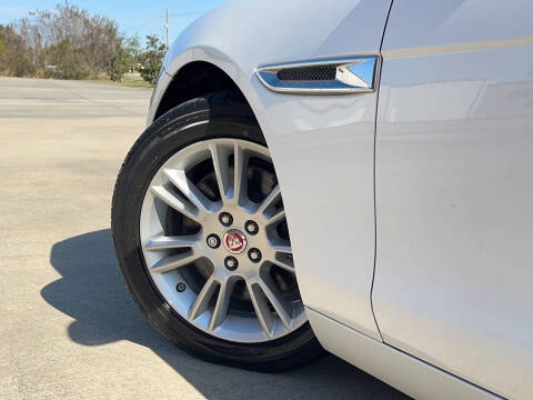 2018 Jaguar XE 25t Premium