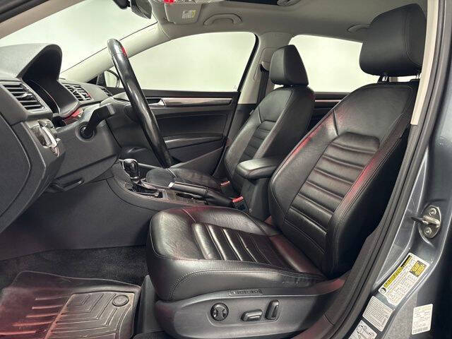 2016 Volkswagen Passat 1.8T SEL Premium