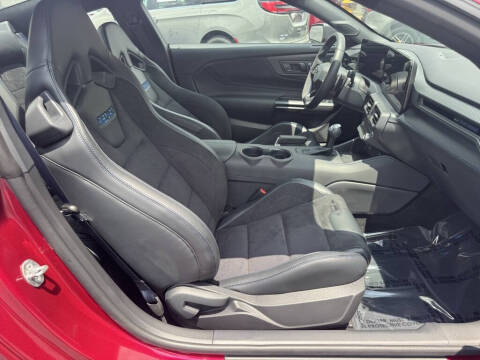 2025 Ford Mustang Dark Horse