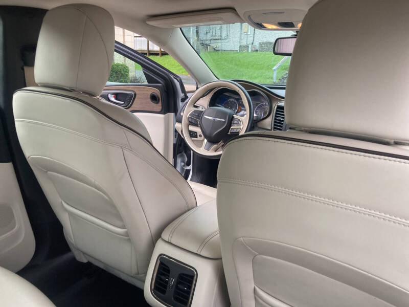 2015 Chrysler 200 C