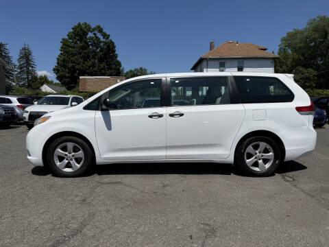 2011 Toyota Sienna Base 7-Passenger