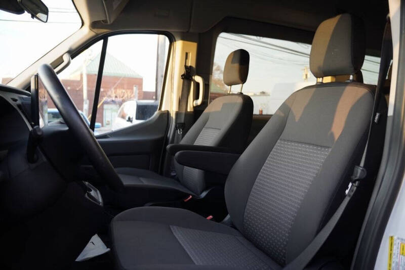 2022 Ford Transit 350 XLT