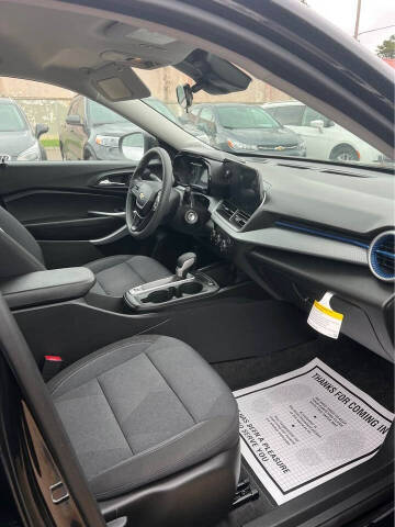 2025 Chevrolet Trax LS