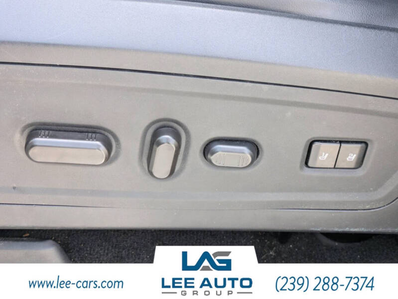 2017 Lincoln Navigator Select