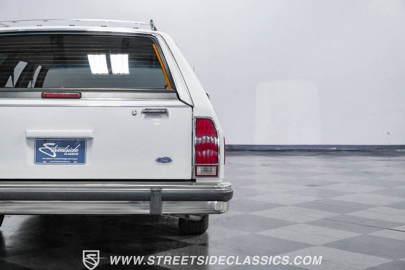 1990 Ford LTD Crown Victoria