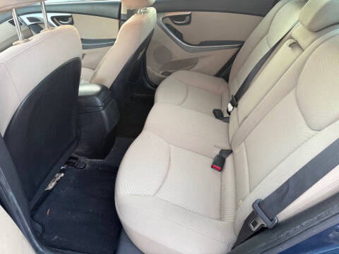 2014 Hyundai Elantra SE