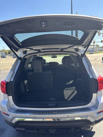 2017 Nissan Pathfinder SL