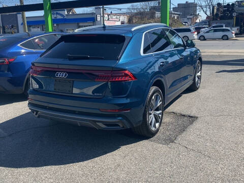 2020 Audi Q8 quattro Premium Plus 55 TFSI