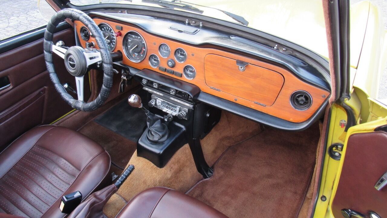 1976 Triumph TR6 16