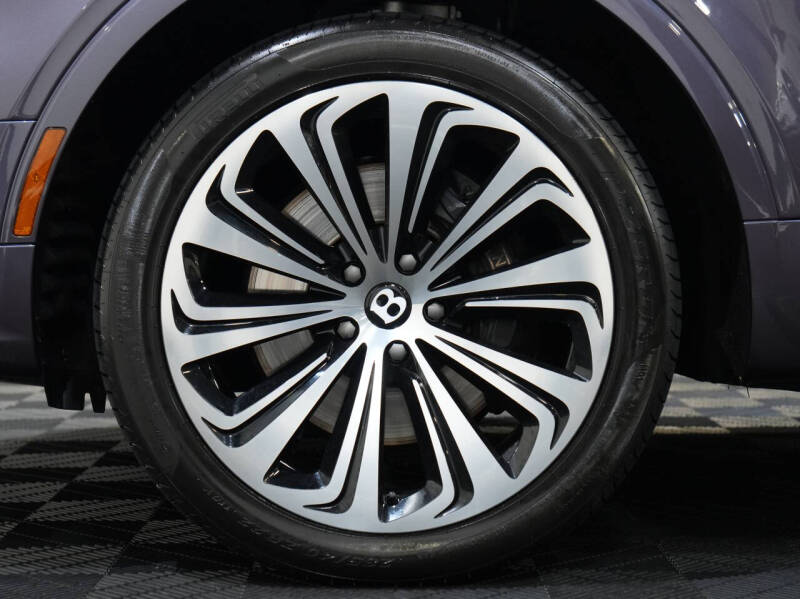 2023 Bentley Bentayga EWB