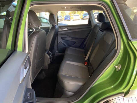 2025 Volkswagen Taos SE Black 4Motion