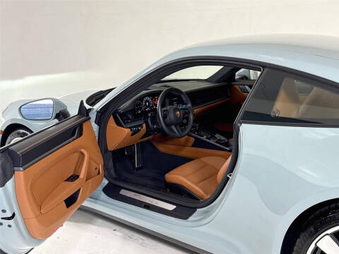 2025 Porsche 911 Carrera