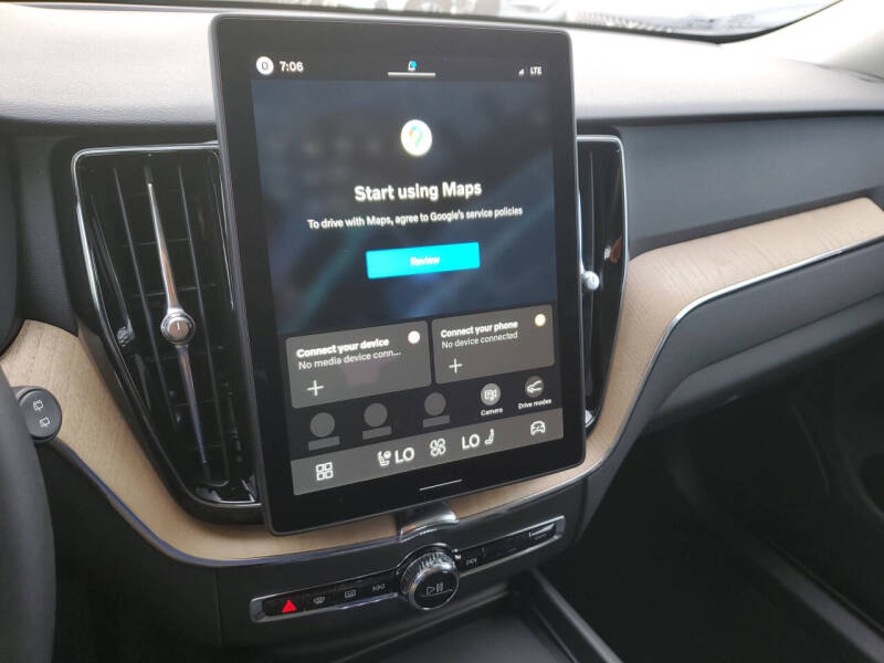 2026 Volvo XC60 T8 Plus