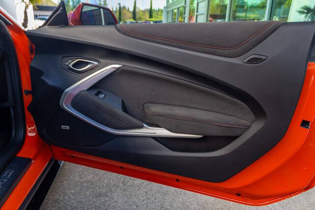 2019 Chevrolet Camaro 34