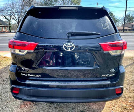 2017 Toyota Highlander SE