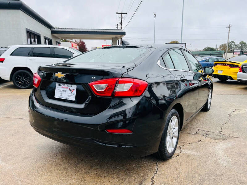 2019 Chevrolet Cruze LT photo 6