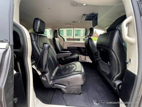 2021 Chrysler Pacifica Touring L