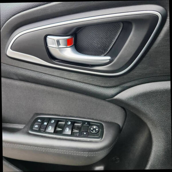 2015 Chrysler 200 LX