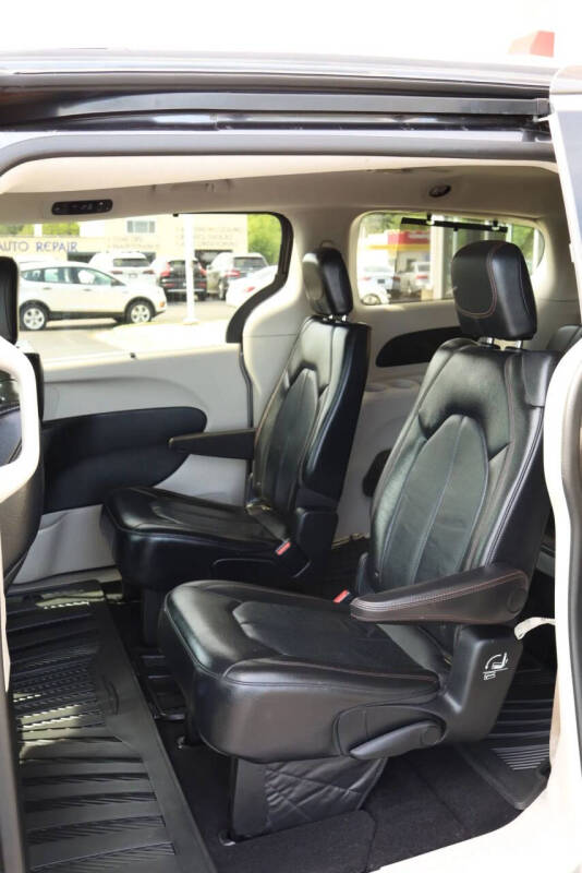 2018 Chrysler Pacifica Touring L