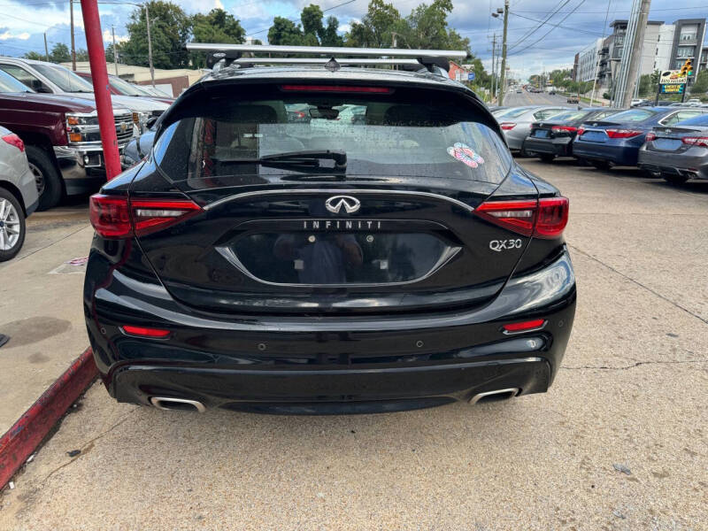 2017 Infiniti QX30 Premium