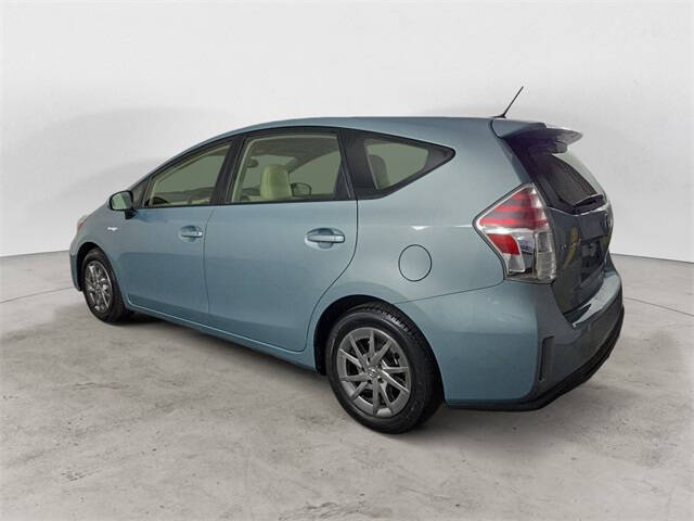 2017 Toyota Prius v Four