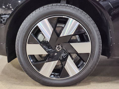 2023 Volvo XC60 Recharge T8 Plus Bright Theme