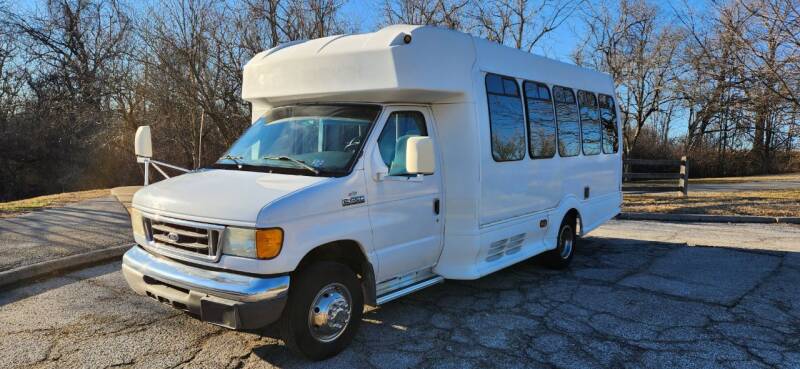 2006 Ford E-450 Shuttle Bus for sale at Allied Fleet Sales in Saint Louis MO