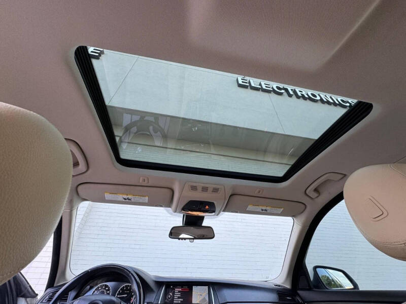 2015 BMW 5 Series 528i