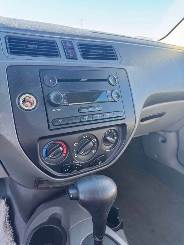 2005 Ford Focus ZX4 SES