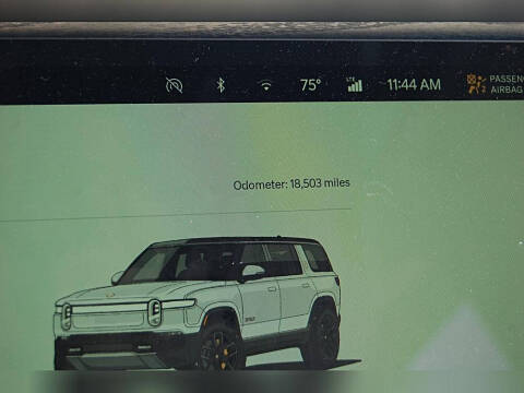 2023 Rivian R1S Adventure