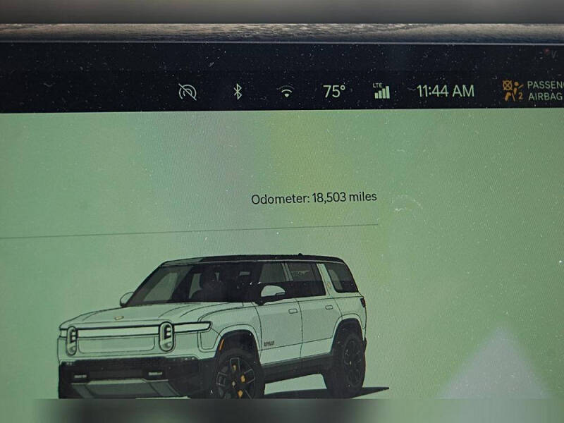 2023 Rivian R1S Adventure