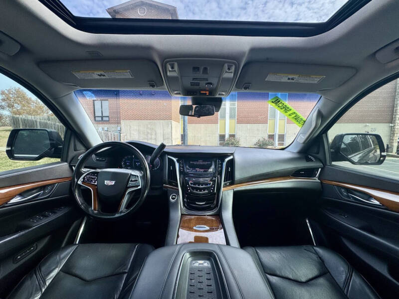 2017 Cadillac Escalade ESV Luxury