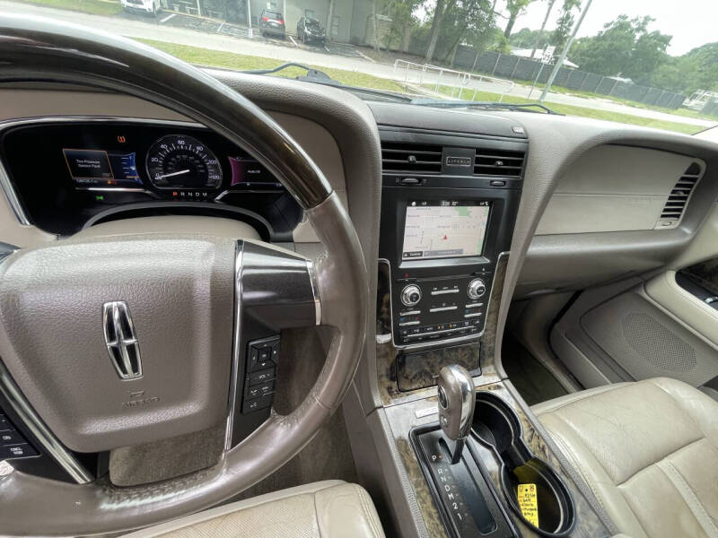 2016 Lincoln Navigator Select