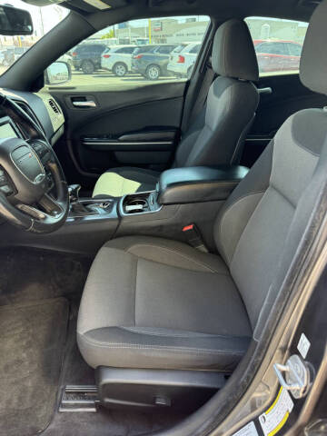 2016 Dodge Charger SE