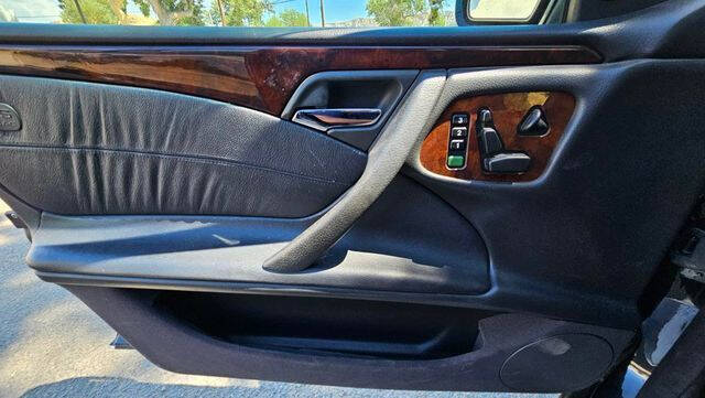 2001 Mercedes-Benz E-Class E 320